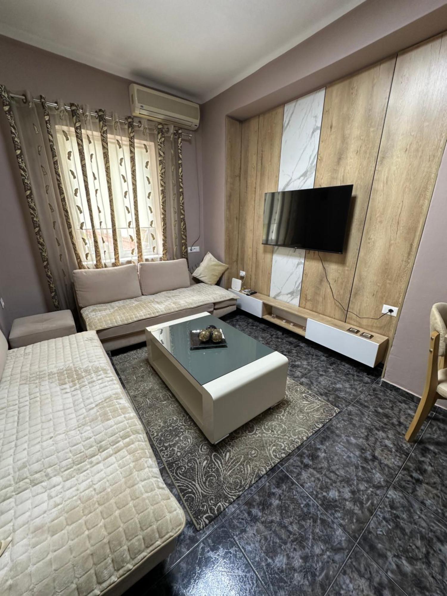 Midtown Cozy Apartment 地拉那 外观 照片